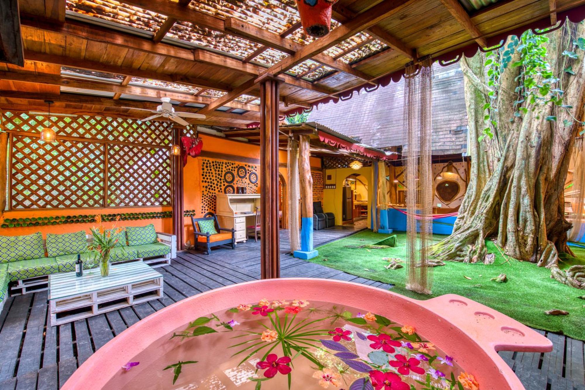 Puerto Viejo de Talamanca Tree House Beachfront Lodge מראה חיצוני תמונה