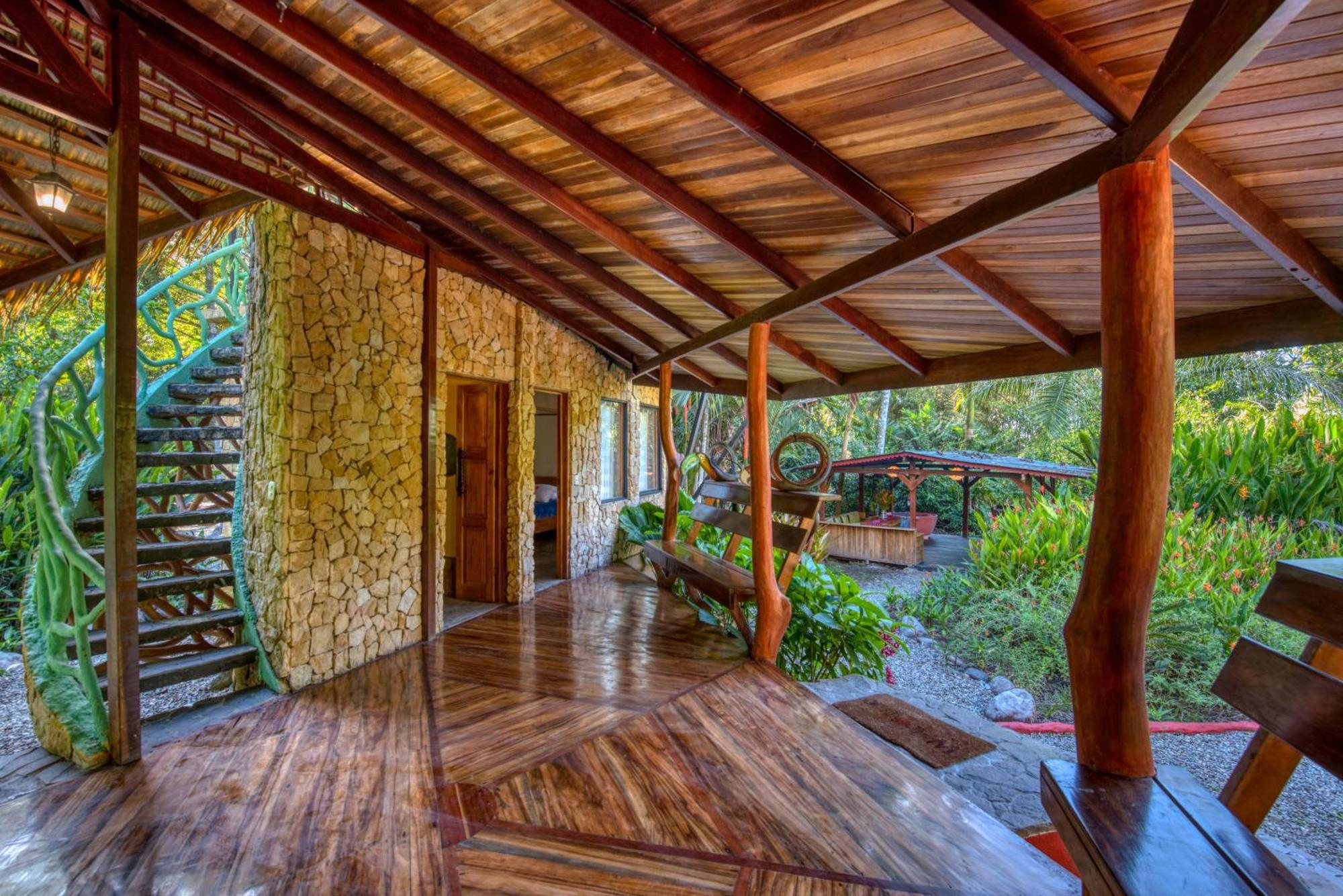 Puerto Viejo de Talamanca Tree House Beachfront Lodge מראה חיצוני תמונה